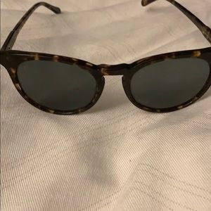 Raen sunnys! Like new!